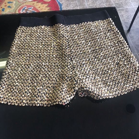 Shorts - Picture 2 of 3